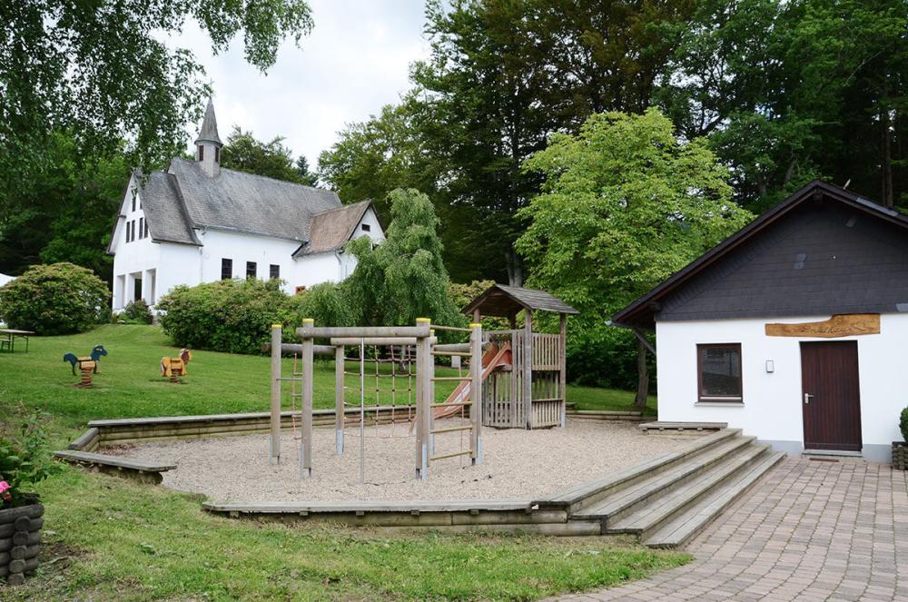 Spielplatz und Spielhaus