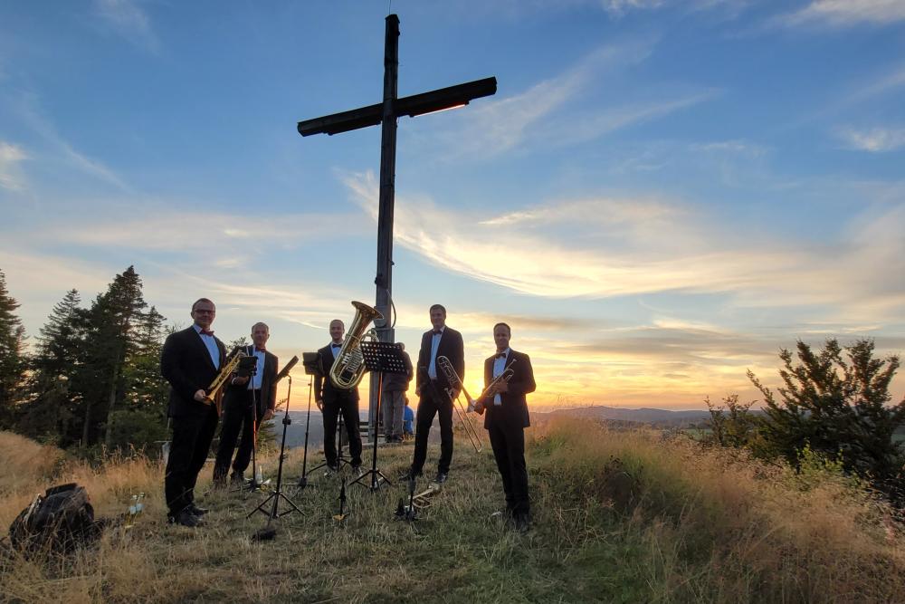 Quintity Brass