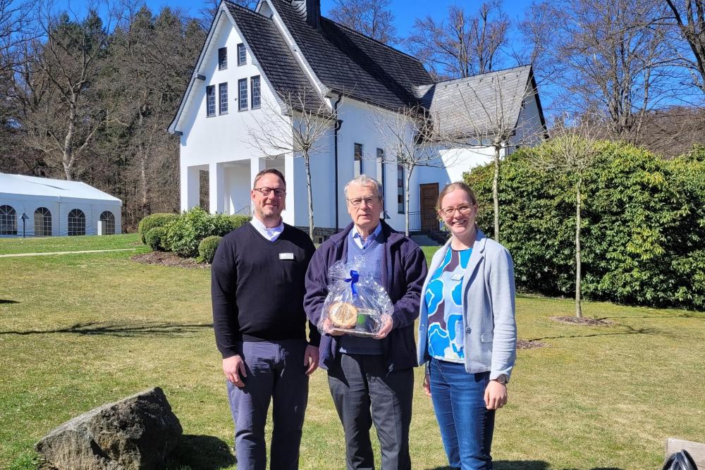 Von links: Dr. Andreas Rohde, Dr. Gotthard Fuchs, Anna Mühlberger